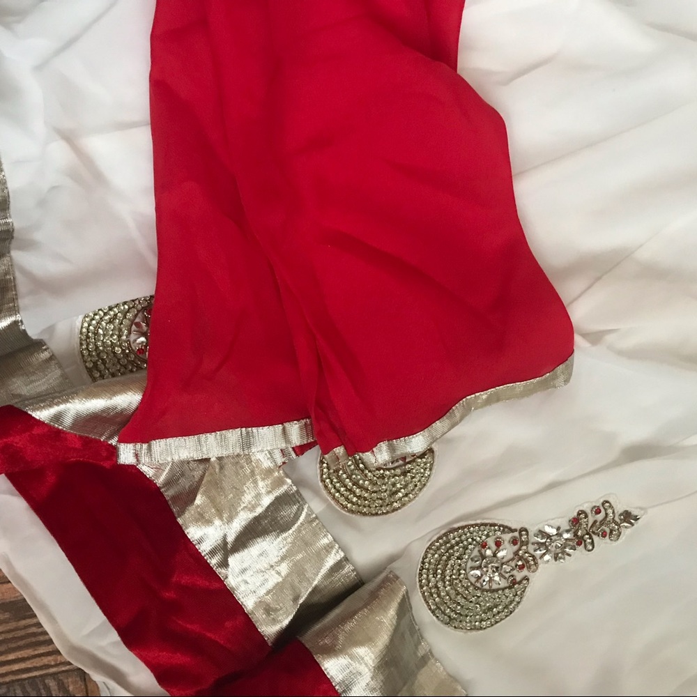 White and red salwar kameez - Picture 8 of 9